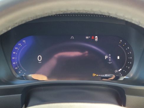 Certified 2024 Volvo XC40 B5 Ultimate w/ Climate Package image 18