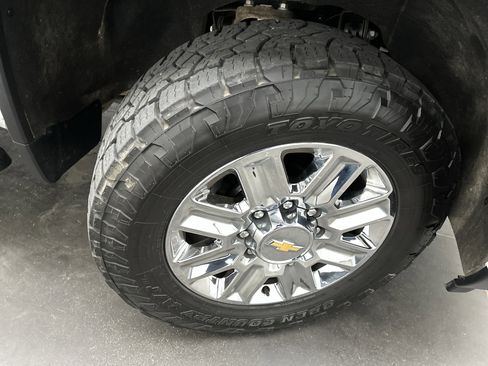 Used 2024 Chevrolet Silverado 3500 High Country w/ High Country Premium Package AWD/4WD image 13