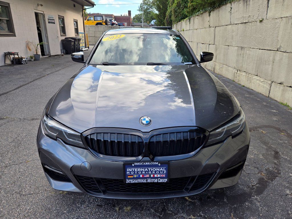 Used 2022 BMW 330i xDrive Sedan w/ M Sport Package AWD/4WD image 34