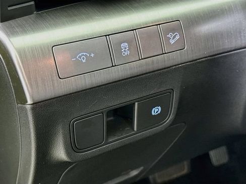 Certified 2024 Hyundai Kona SEL FWD image 12