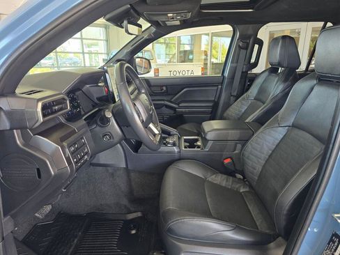 Used 2025 Toyota 4Runner TRD Off-Road Premium AWD/4WD image 18