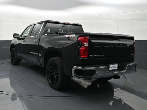 Used 2022 Chevrolet Silverado 1500 LTZ w/ LTZ Premium Package AWD/4WD image 3