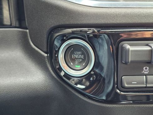 Used 2024 Chevrolet Silverado 1500 High Country w/ High Country Premium Package image 40