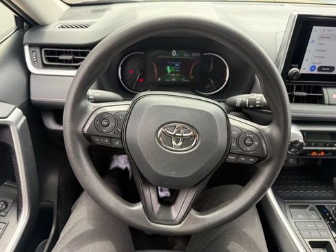 Used 2025 Toyota RAV4 XLE image 14