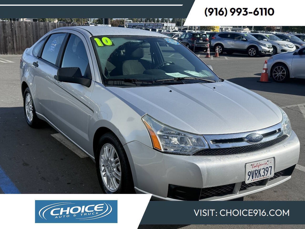 Used 2010 Ford Focus SE FWD image 1