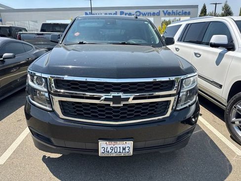 Used 2020 Chevrolet Suburban LT w/ Luxury Package RWD image 1