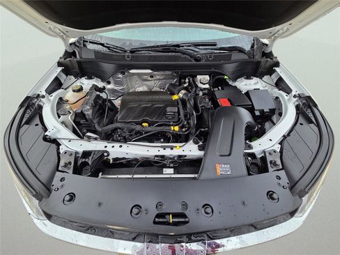 Used 2024 Chevrolet Trax LT image 32