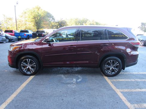 Used 2016 Toyota Highlander XLE w/ Protection Package #3 image 4