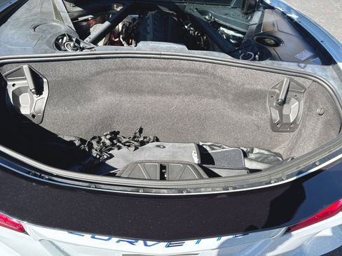 Used 2022 Chevrolet Corvette Stingray Premium Cpe w/ Battery Protection Package RWD image 25
