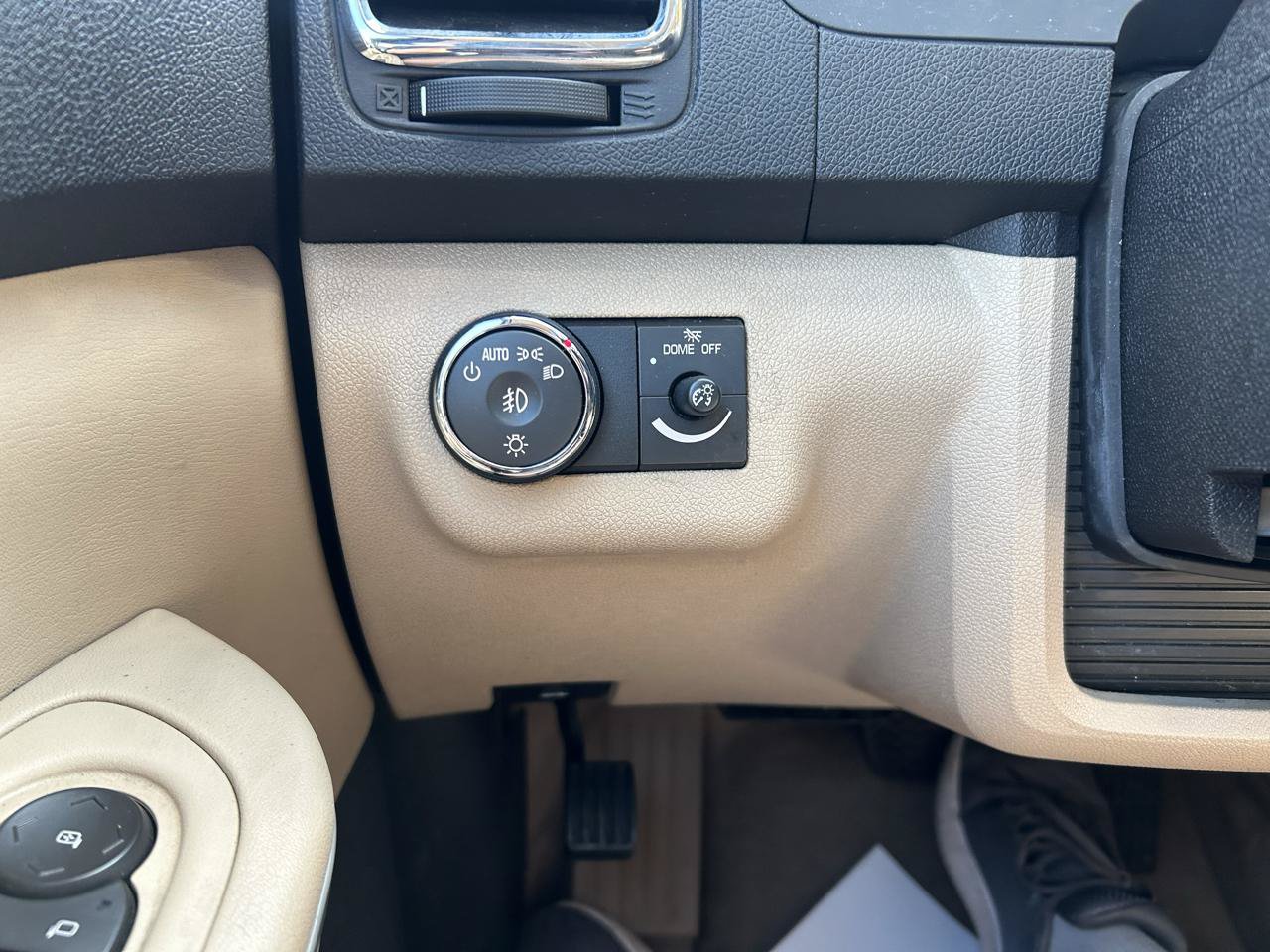 Used 2011 GMC Acadia SLT FWD image 25