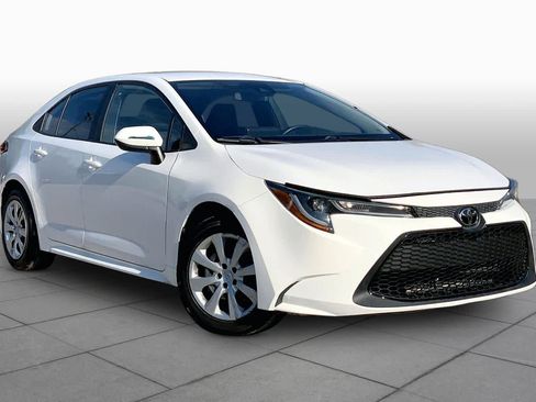Used 2022 Toyota Corolla LE FWD image 3