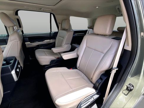 Used 2024 Ford Expedition XLT AWD/4WD image 25