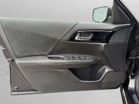Used 2017 Honda Accord LX image 12