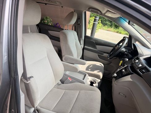 Used 2012 Honda Odyssey EX image 19