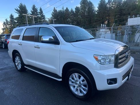 Used 2016 Toyota Sequoia Platinum image 3