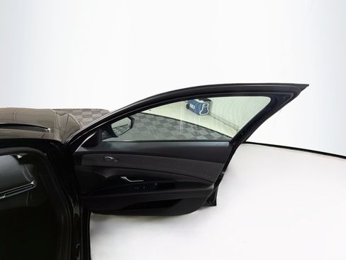 Used 2024 Hyundai Elantra Limited FWD image 32