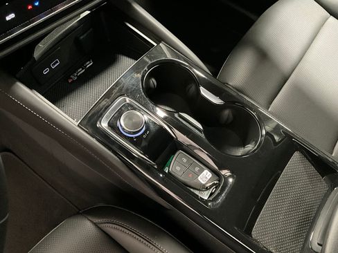 Used 2025 Buick Envision Preferred image 16