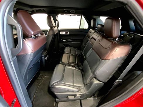 Used 2021 Ford Explorer Platinum w/ Equipment Group 601A AWD/4WD image 24