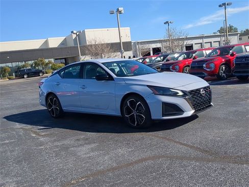 Used 2024 Nissan Altima 2.5 SR image 4