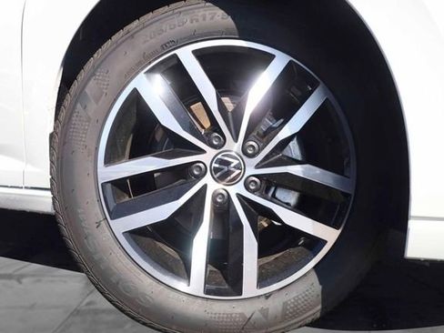 New 2026 Volkswagen Jetta SE image 3