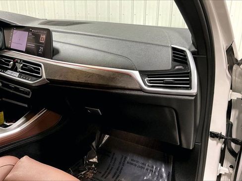 Used 2020 BMW X5 xDrive40i w/ M Sport Package image 16