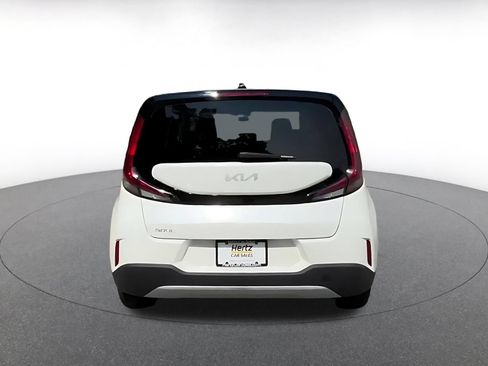 Used 2025 Kia Soul LX w/ LX Technology Package FWD image 12