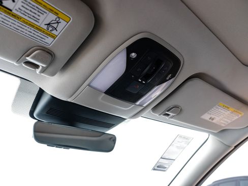 Used 2023 INFINITI QX50 Sensory image 33