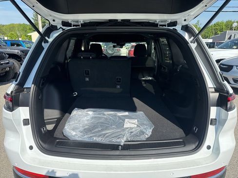 New 2026 Jeep Grand Cherokee Laredo AWD/4WD image 24
