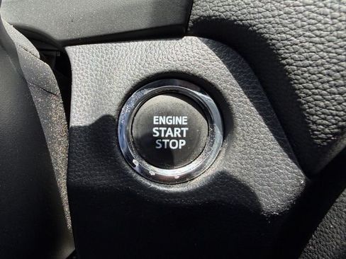 Used 2022 Toyota RAV4 XLE FWD image 20