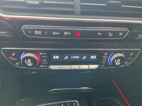 Used 2018 Audi Q7 3.0T Prestige w/ Prestige Package AWD/4WD image 16