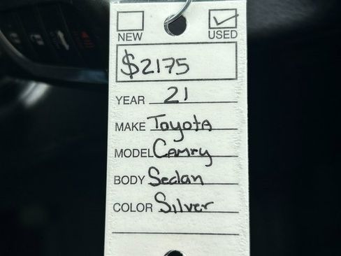 Used 2021 Toyota Camry SE image 35