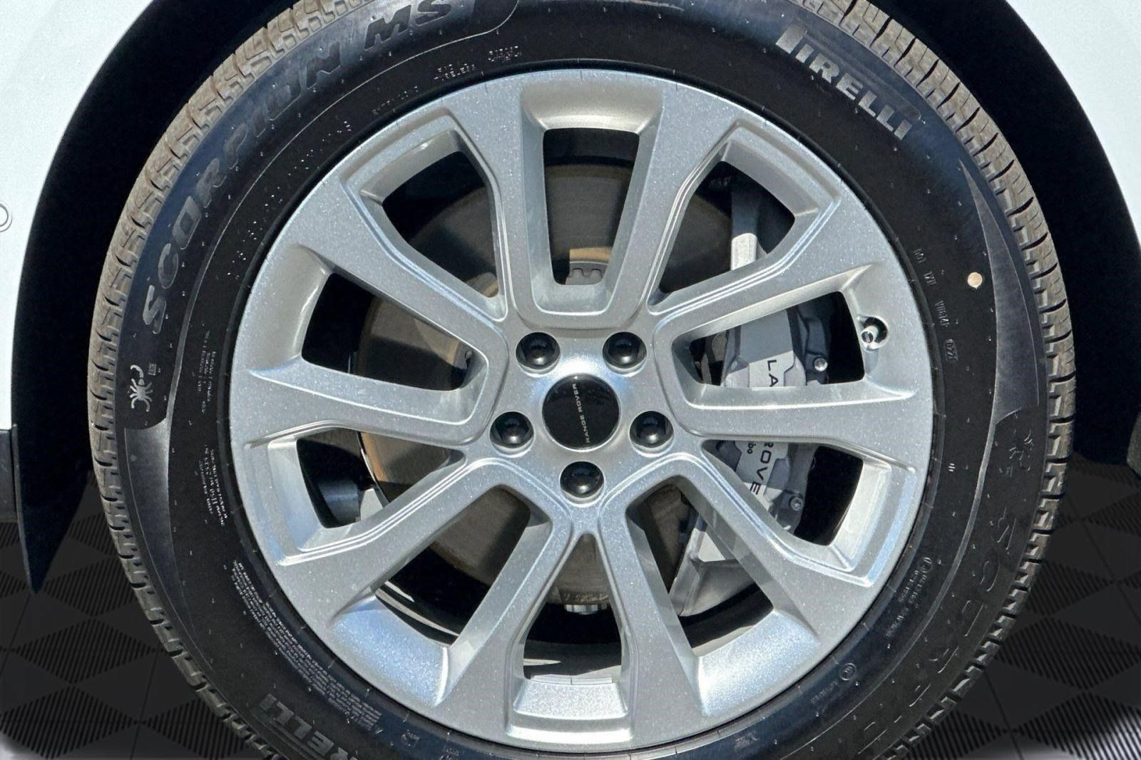 New 2026 Land Rover Range Rover Sport SE AWD/4WD image 11
