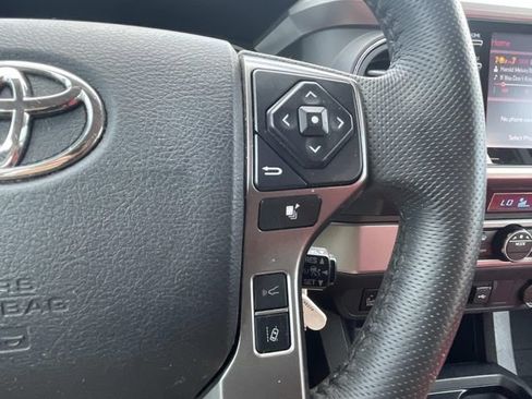 Used 2022 Toyota Tacoma SR5 w/ Technology Package RWD image 19