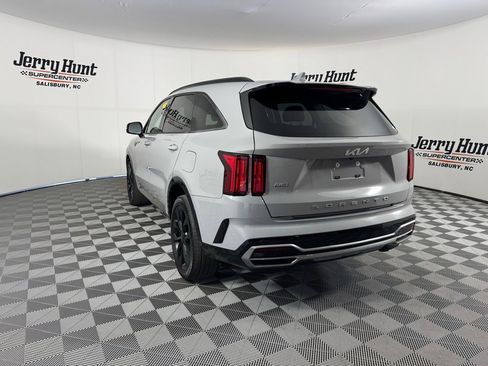 Used 2022 Kia Sorento SX image 9