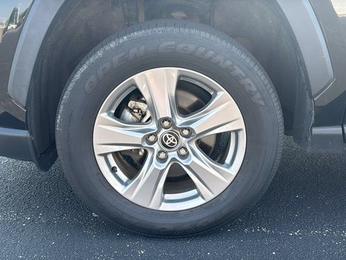 Certified 2025 Toyota RAV4 XLE AWD/4WD image 9