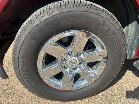 Used 2014 Nissan Titan SV w/ SV Value Truck Package RWD image 10