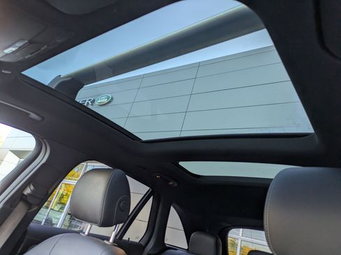 Used 2020 Mercedes-Benz GLC 43 AMG 4MATIC image 25