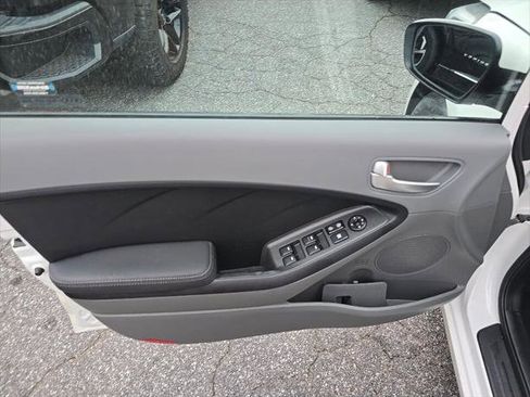 Used 2017 Kia Forte LX FWD image 12