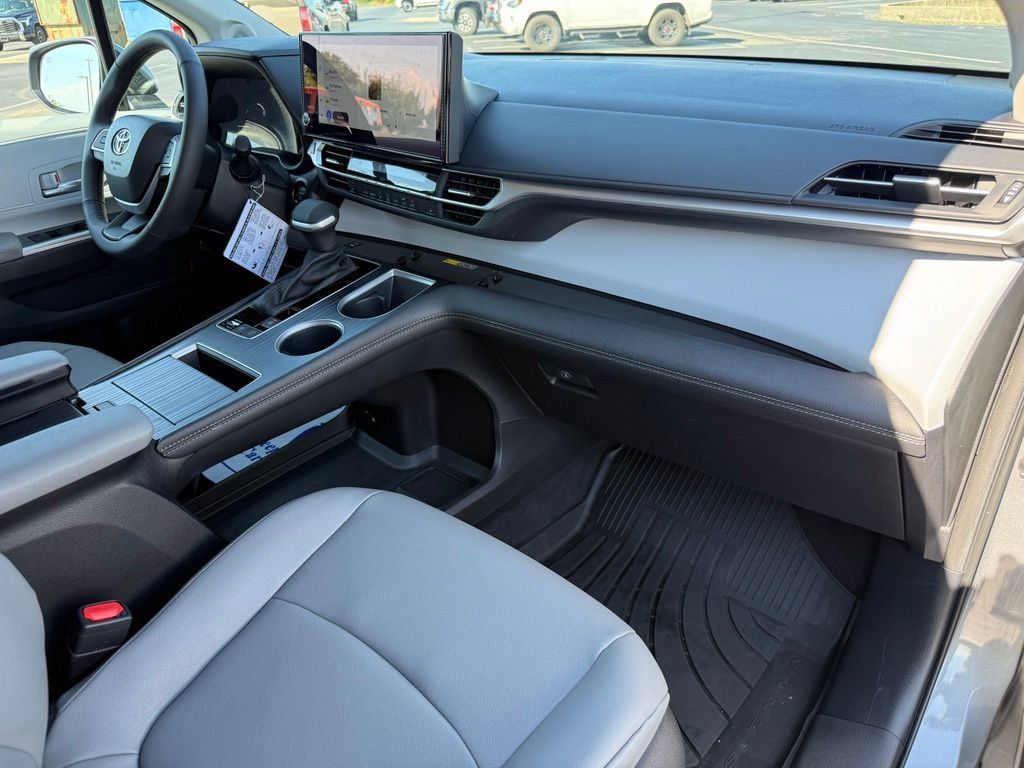 Certified 2026 Toyota Sienna XLE AWD/4WD image 47