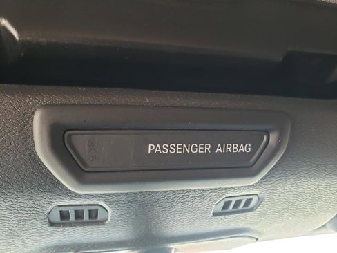 Used 2018 Jeep Wrangler Unlimited Sahara image 38