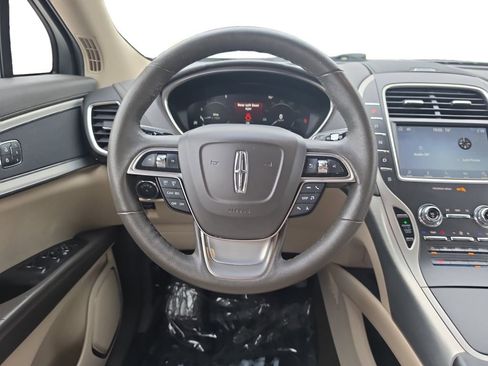 Used 2020 Lincoln Nautilus Premier AWD/4WD image 12