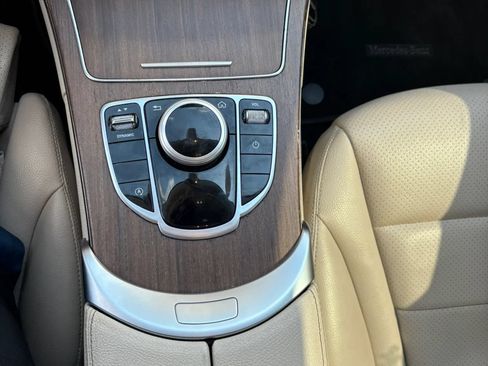 Used 2019 Mercedes-Benz C 300 4MATIC Sedan image 16
