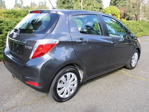 Used 2012 Toyota Yaris L image 3