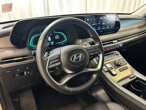 Used 2025 Hyundai Palisade SEL AWD/4WD image 2