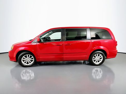 Used 2016 Dodge Grand Caravan SXT image 4