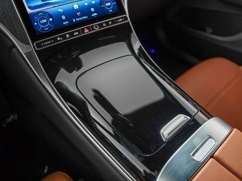 Certified 2025 Mercedes-Benz GLC 350e 4MATIC image 19