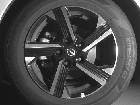 Used 2025 Nissan Sentra SV image 12