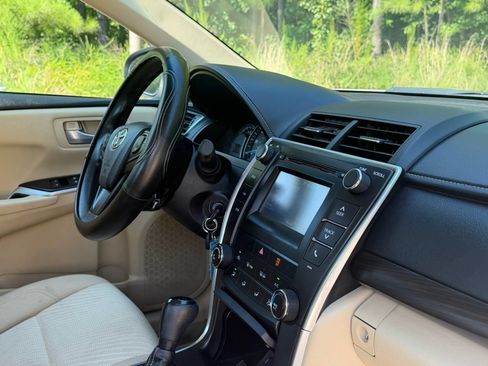 Used 2015 Toyota Camry LE FWD image 23