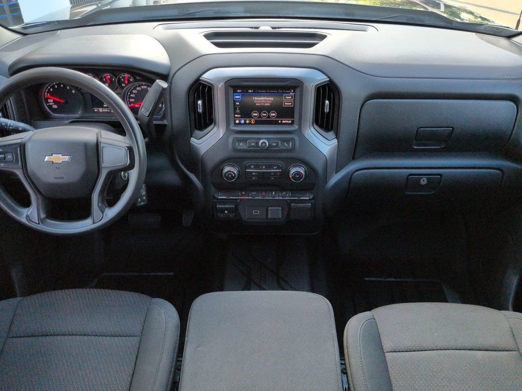 Used 2020 Chevrolet Silverado 1500 Custom w/ Custom Value Package AWD/4WD image 15
