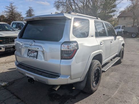 Used 2020 Toyota 4Runner SR5 image 3